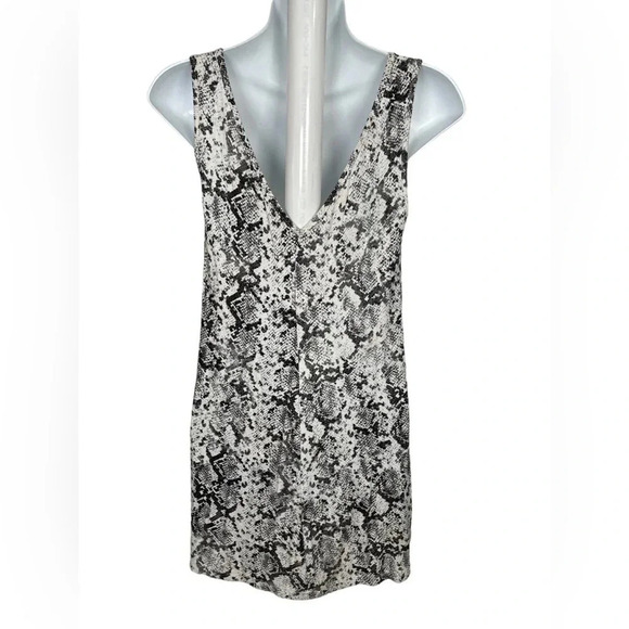 Snake Print V Neck Mini Dress by
Olivaceous - Black & White - Picture 3 of 5